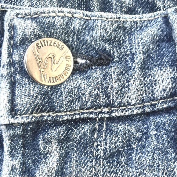 Citizens of Humanity Distressed Cutoff Jean Shorts - Picture 3 of 10